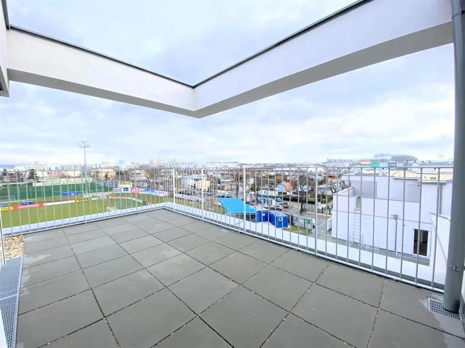 Ihr Penthouse – mit 90m² Terrassenfläche und Direktlift in die Wohnung!!
