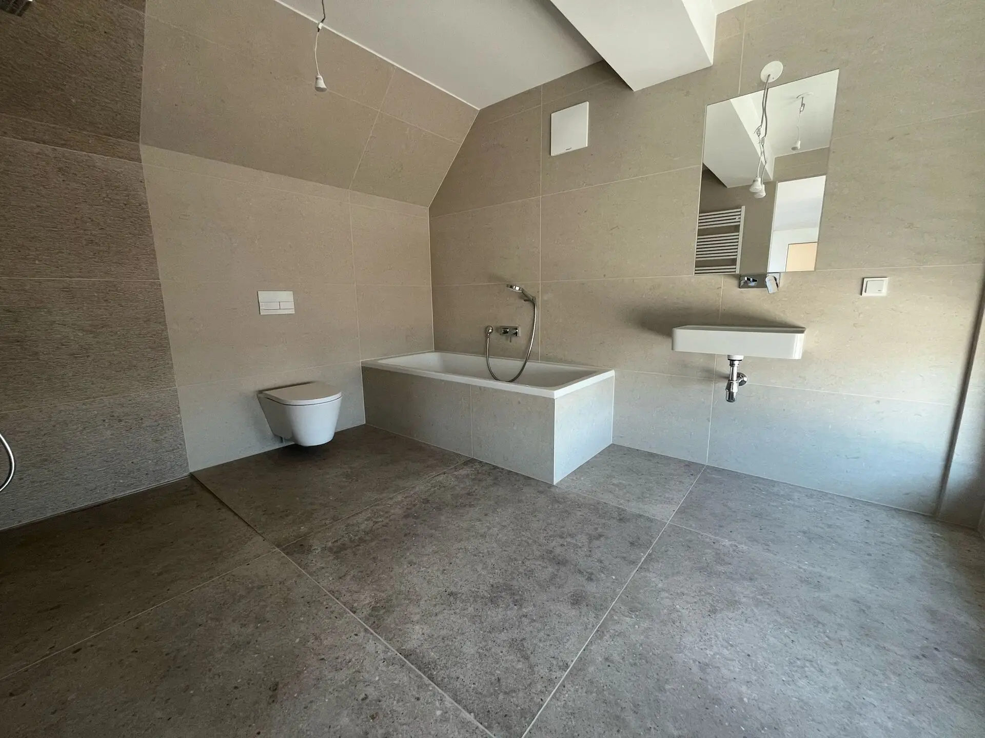 de6639cd-3baa-4934-9796-6e81ee070498