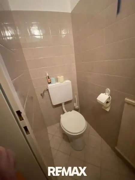7 WC