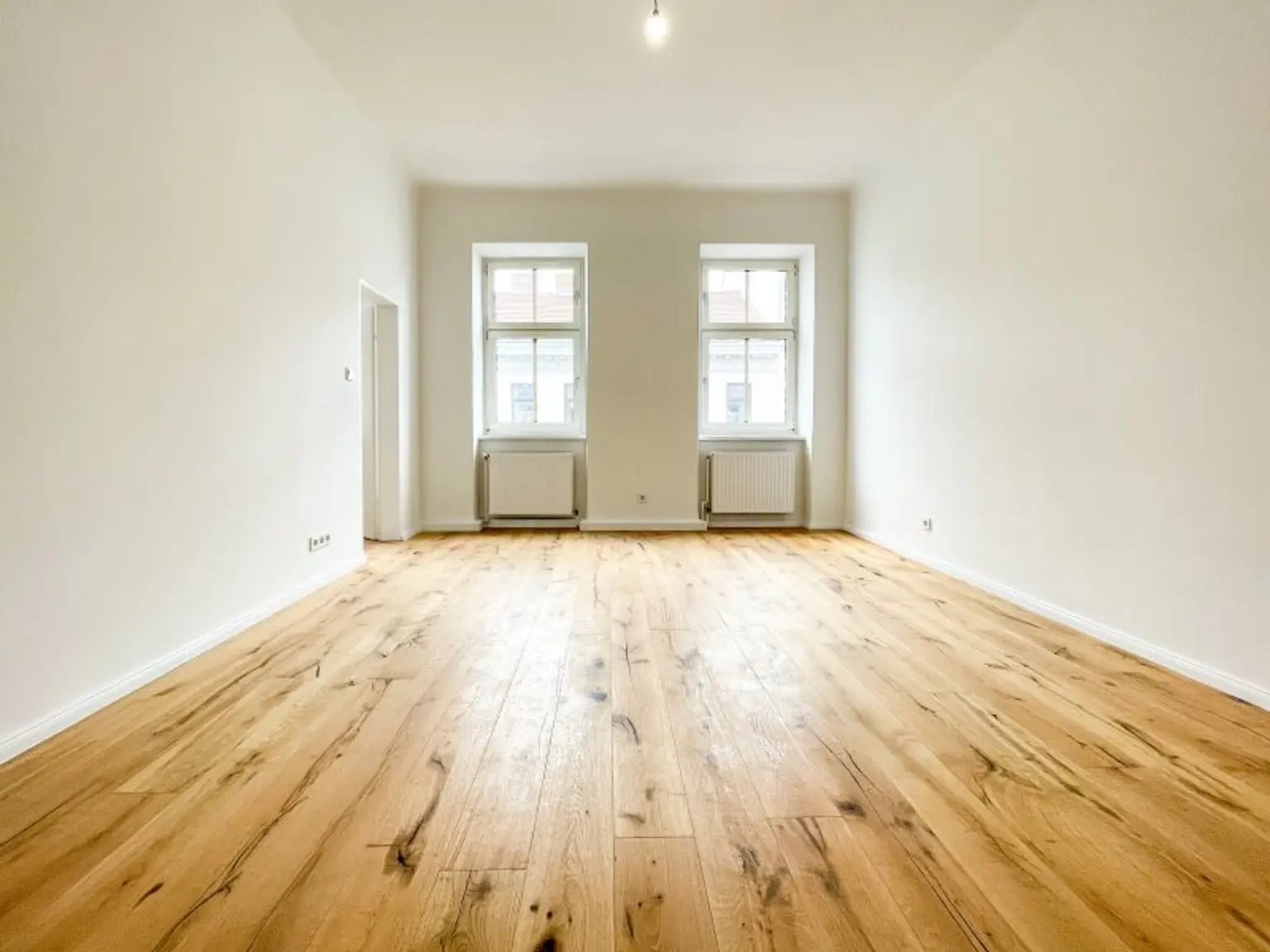 NÄHE AUGARTEN: helle sanierte 3-Zimmerwohnung inkl. neuer Küche und neuem Bad