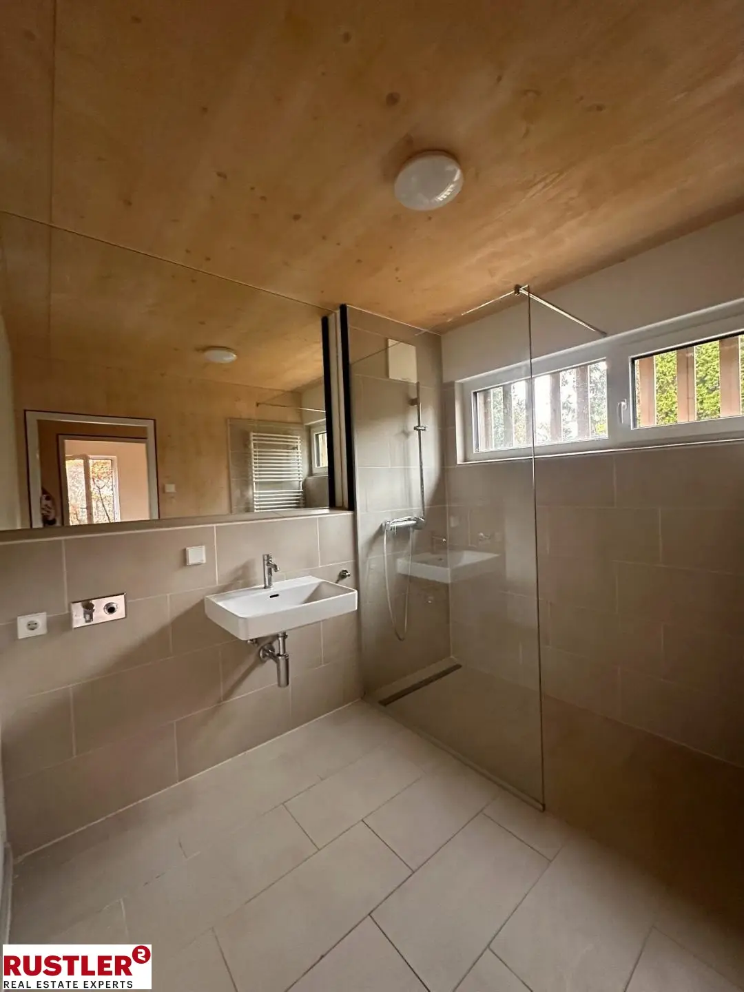 Exklusive 3-Zimmer Gartenwohnung mit großem, uneinsehbarem Garten