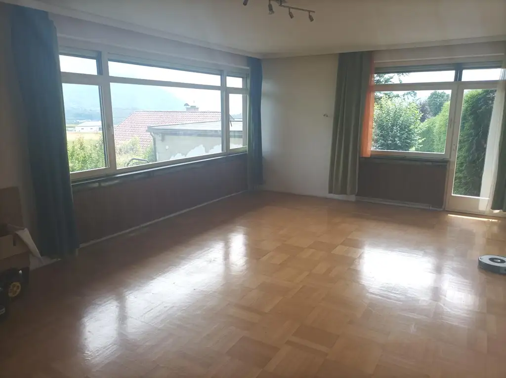 Geräumiges Ein-Zweifamilienhaus in unverbaubarer Aussichtslage- auch Zweitwohnsitz möglich