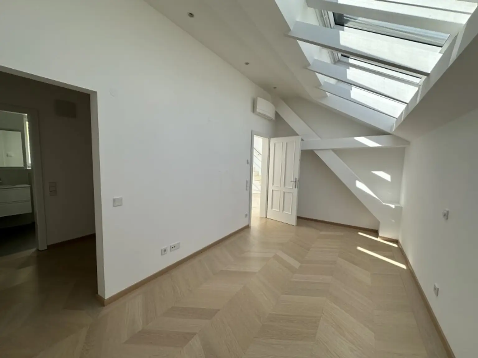 Gonzagagasse: moderne 4-Zimmer-Maisonette mit Freifläche: Leben im City-Center!