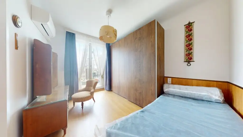 Dachgeschoßwohnung mit Terrasse und traumhaftem Fernblick - Klimaanlage!  City Apartment with a View - Air conditioning!