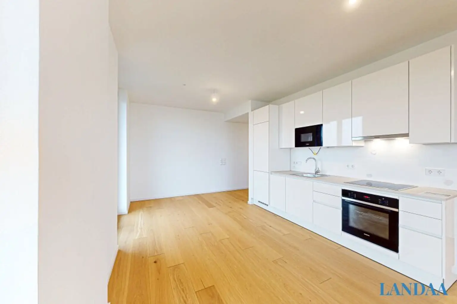 Möblierte 2-Zimmer-Wohnung mit großzügiger Loggia und exklusiven Services