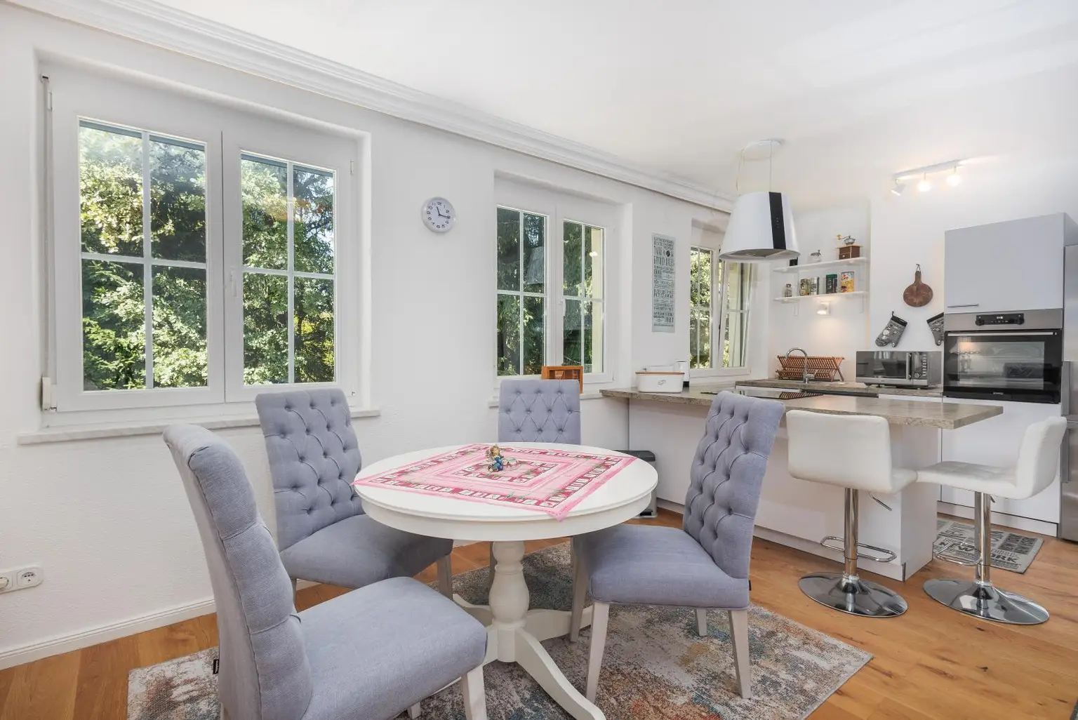 Charmante Eigentumswohnung mit Balkon & Kachelofen in Velden