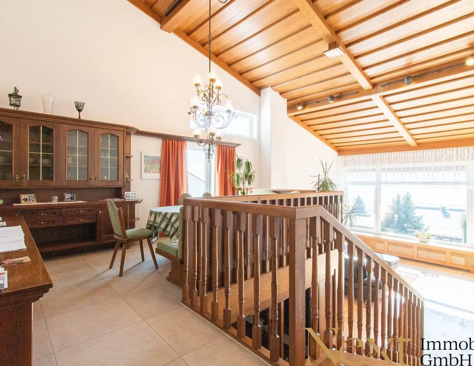 Exklusives Einfamilienhaus in Altenberg (Oberbairing) bei Linz mit Einliegerwohnung, Pool und Wintergarten!