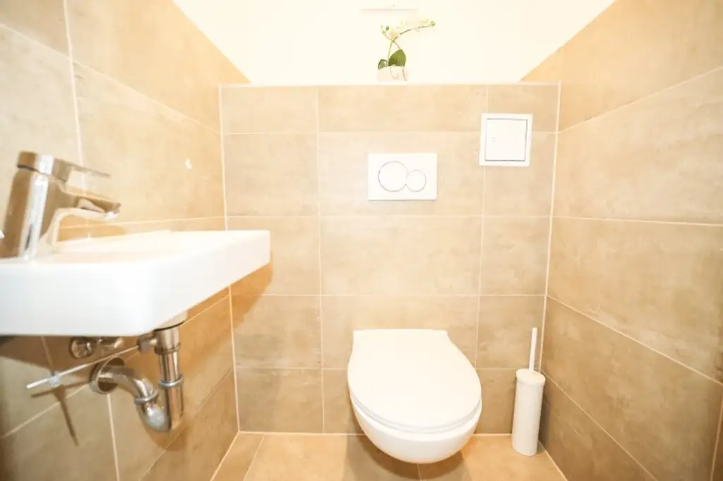 !! WOW !! I TOP-GRUNDRISS I BALKON I BADEWANNE I MODERN SANIERT I OFFENE KÜCHE I 4. STOCK MIT LIFT I HAUSTIERE WILLKOMMEN I PROJEKT WOHNEN I