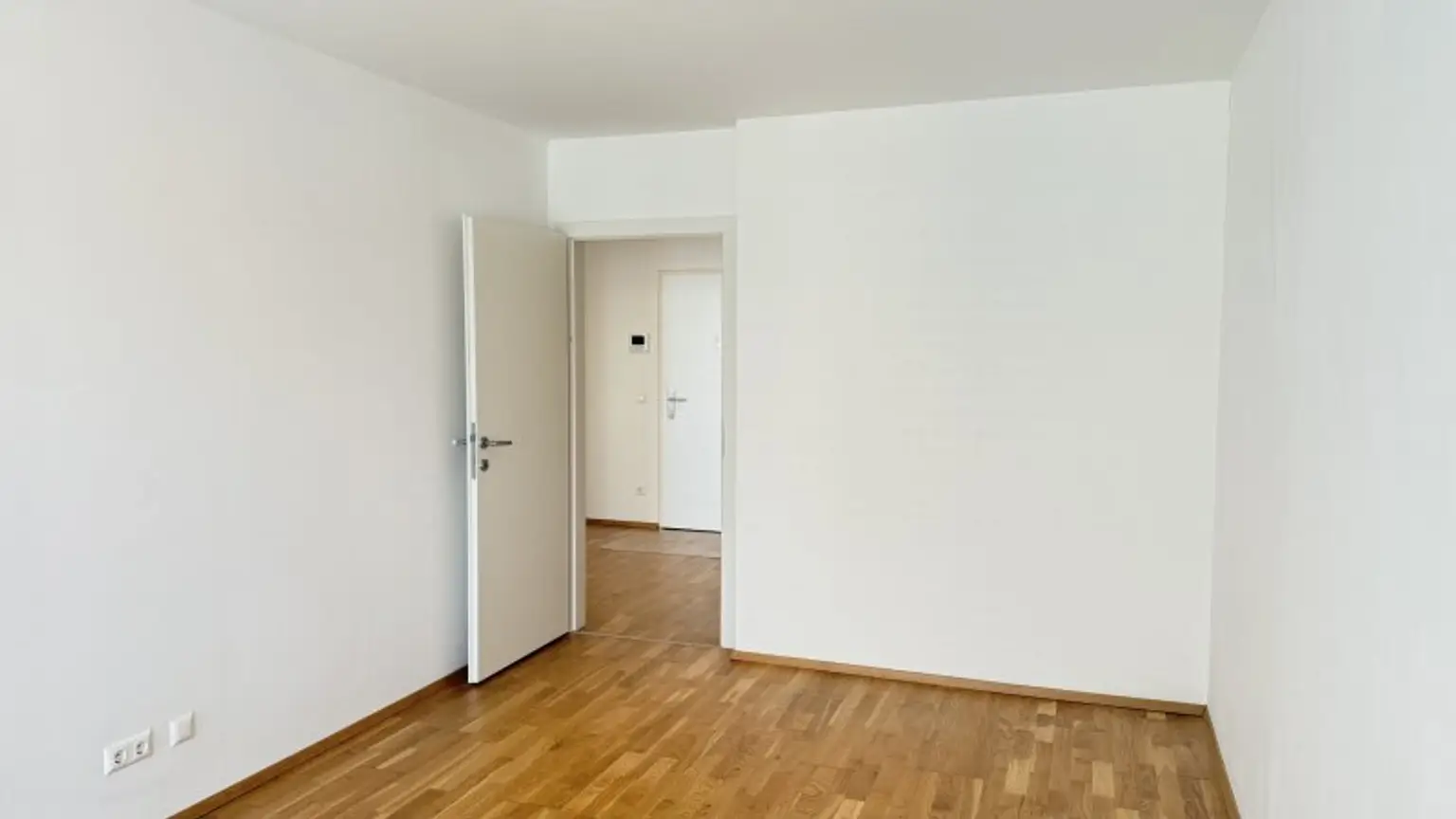 Eugen-Bormann-Gasse: 2-Zimmer-Neubau mit Terrasse mit opt. Garagenstellplatz!
