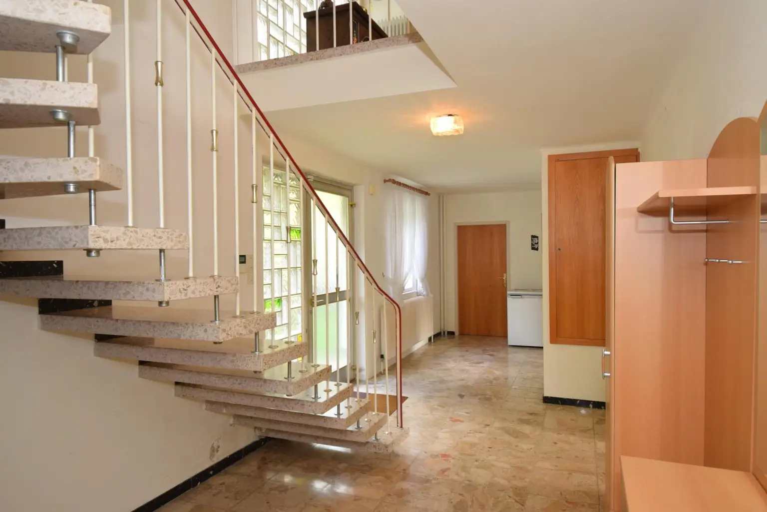 Haus mit 2 Einheiten und Donaublick