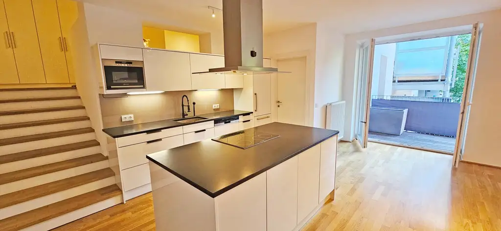 Wohnen im Herzen der Stadt – Großzügige Loggia, Küche inklusive! Top Lage nahe Linzer Landstraße