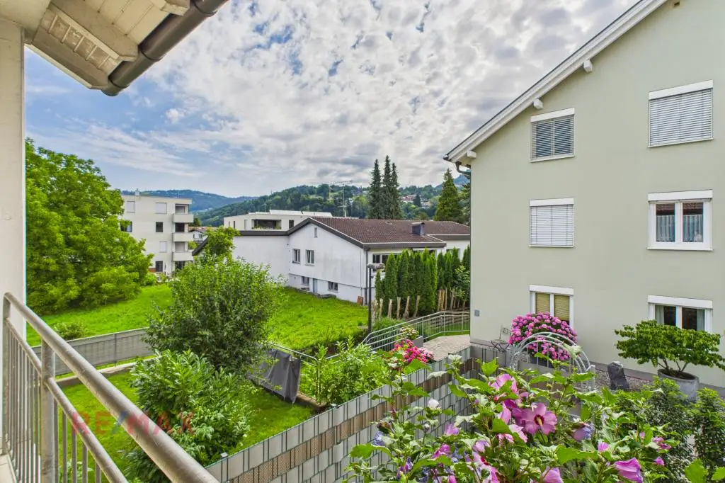 Sonne, Ruhe, Komfort: Helle 2-Zimmer-Wohnung mit großzügigem Balkon