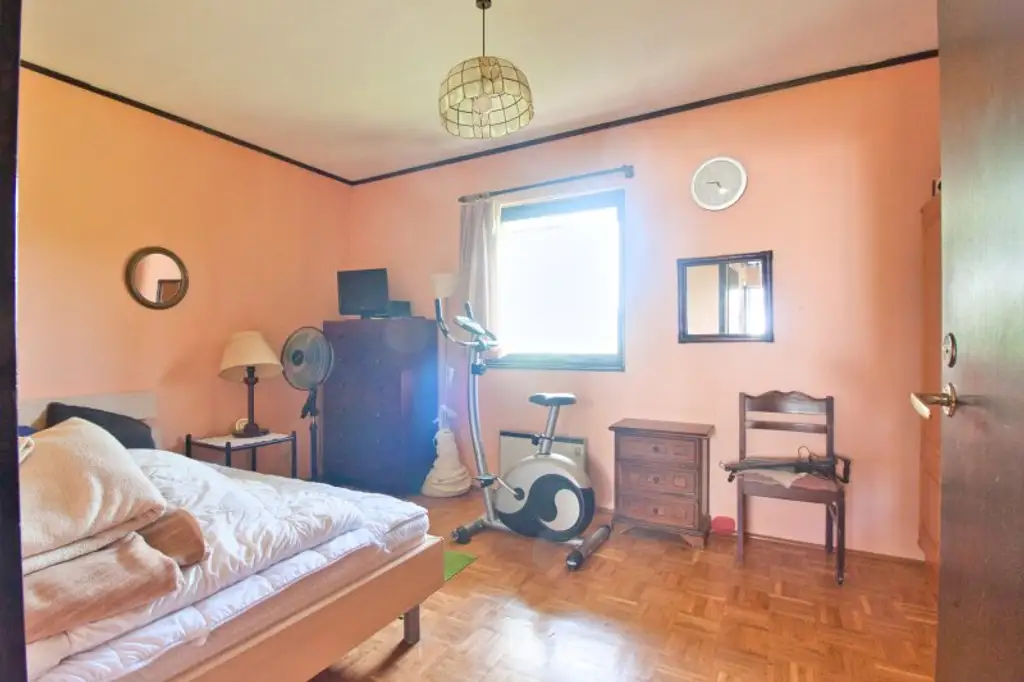 Ebenes Grundstück in ruhiger Sackgasse | sanierungsbedürftiges Einfamilienhaus mit idyllischer Garten | rd. 180 m² verbaubar