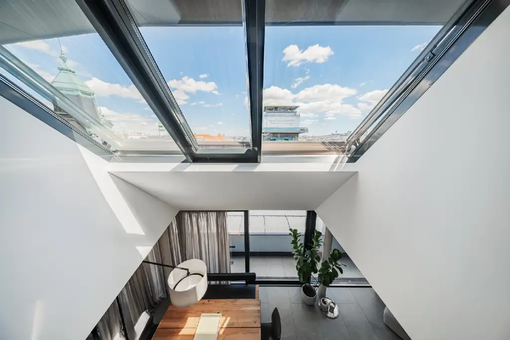 Exklusive Penthouse-Maisonette mit Panoramablick – Direkt am Haus des Meeres!
