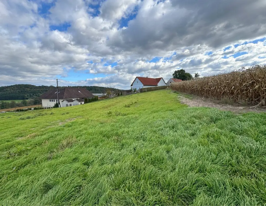 Sonniges Grundstück in BOCKSDORF mit Panoramablick!