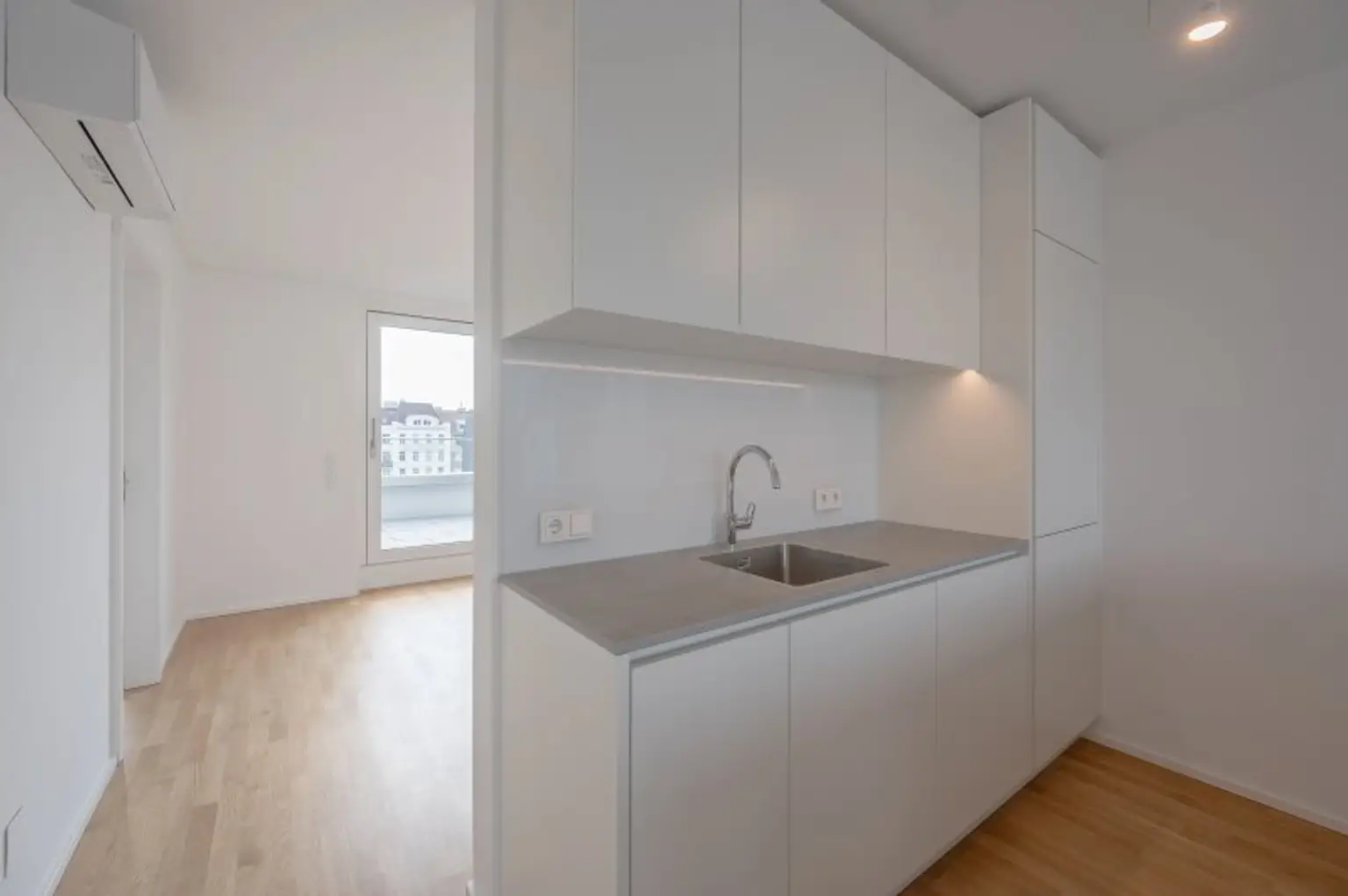 ++MOLLARD 50++ stilvolle 3-Zimmer-Wohnung mitten im Herzen der Stadt (1/29)