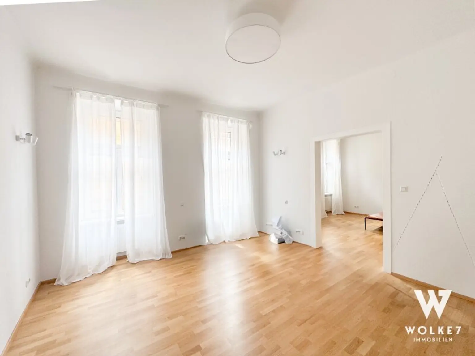 Living Classy im 6. – Stilvoller Altbau mit Weinkeller & Top-Ausstattung | U3, U4 | 10min zu Fuß in 1. Bezirk