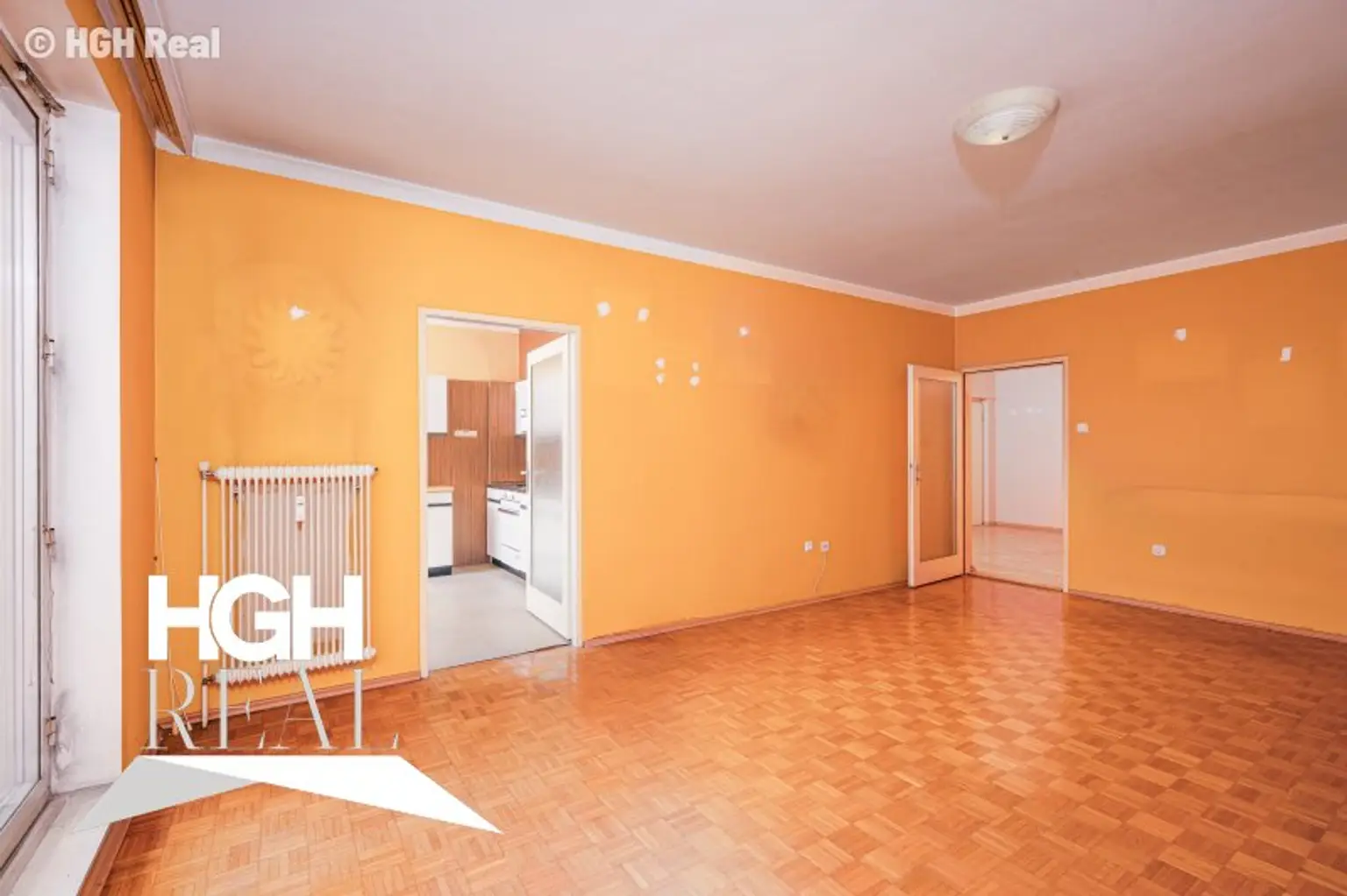 1220 Wien Helle 2-Zimmer Wohnung mit hofseitiger Loggia im 2. Liftstock Nähe U1 mit Potenzial für 3 Zimmer