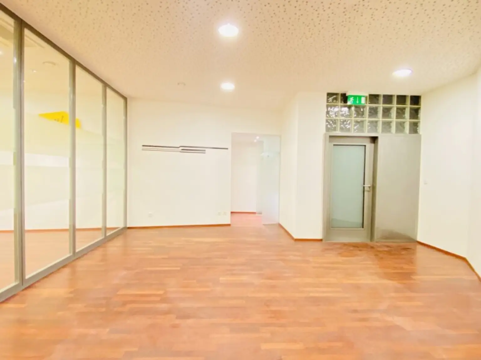 Büro/Praxisfläche- in exklusiver Lage zu vermieten