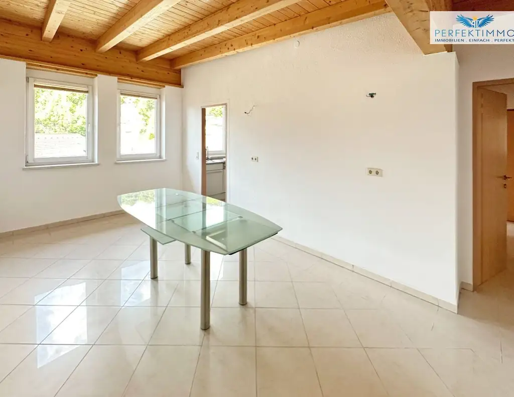 Zentrale 4-Zimmer-Wohnung im Dachgeschoß