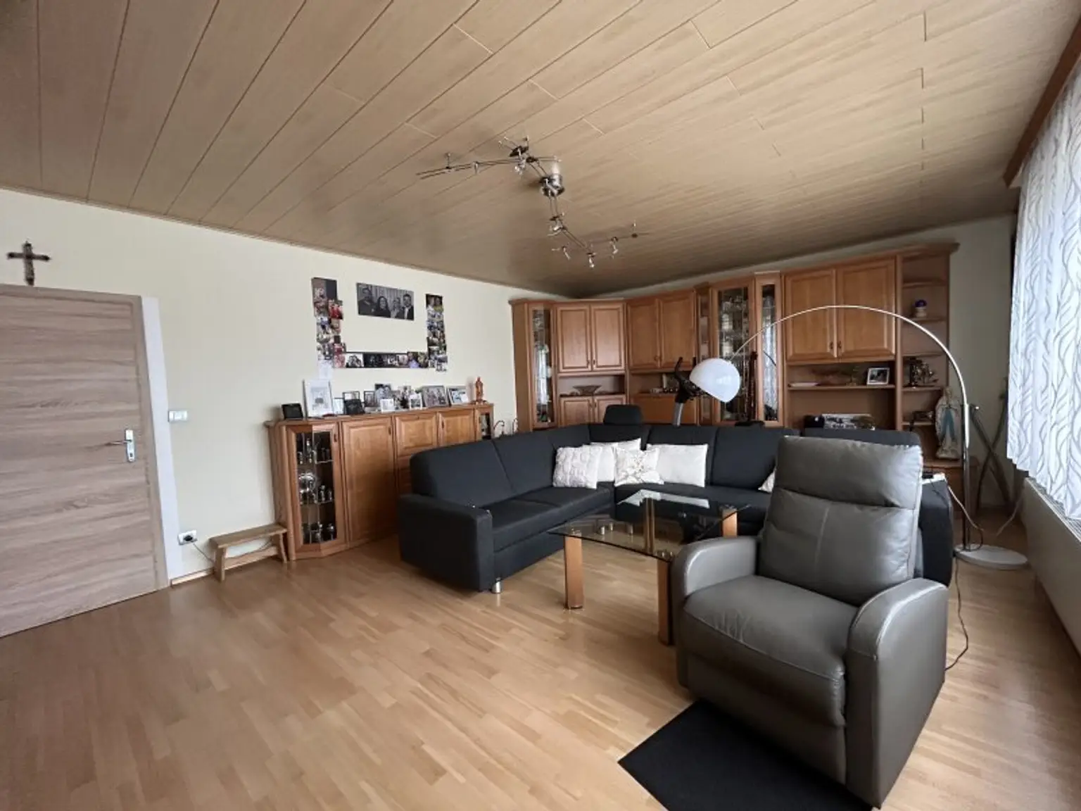 +Einzigartiges Mehrfamilienhaus und riesen Grundstück, direkt neben Oberpullendorf! +