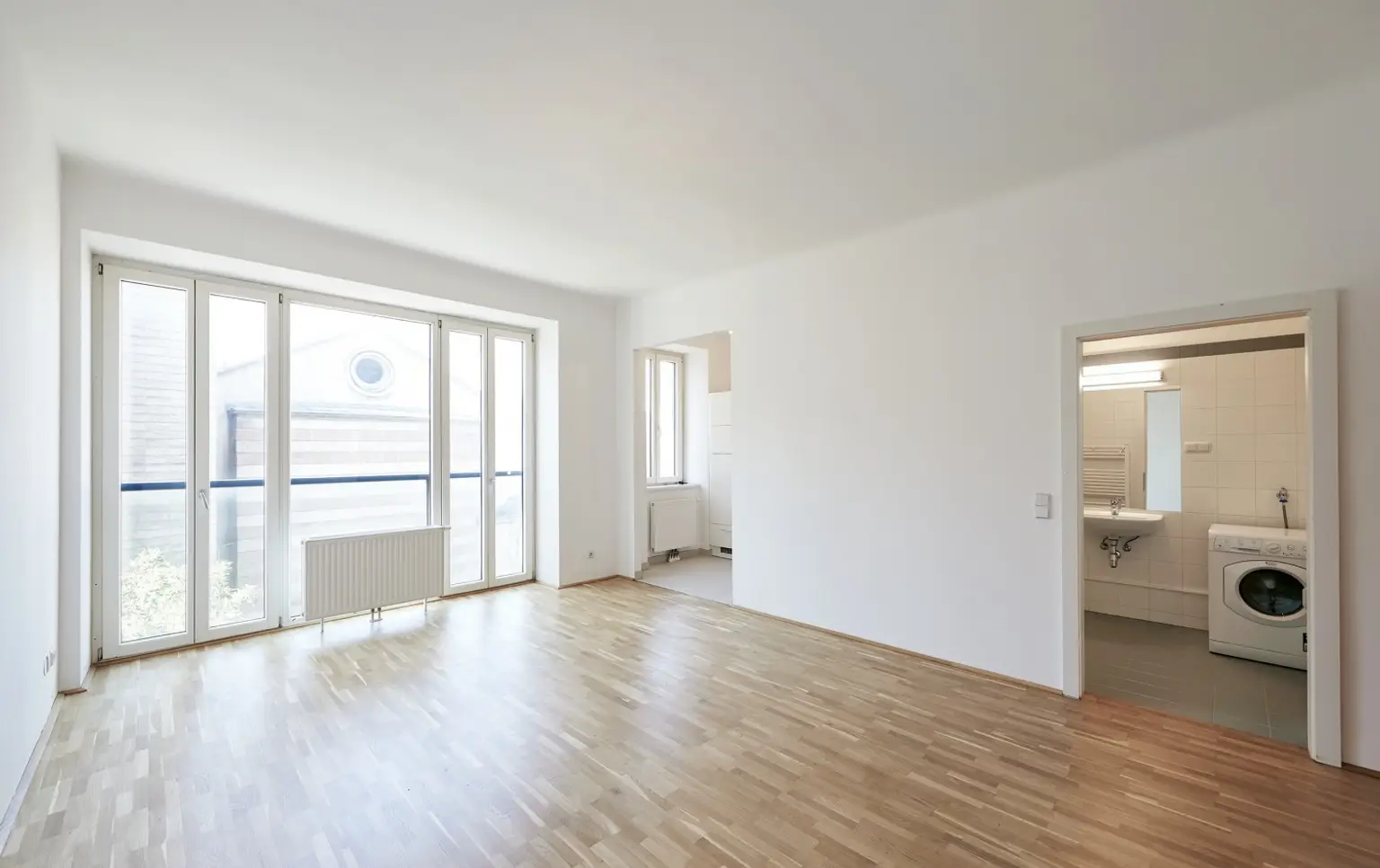 Historischer Charme in Toplage – sanierte 1-Zimmer-Altbauwohnung!