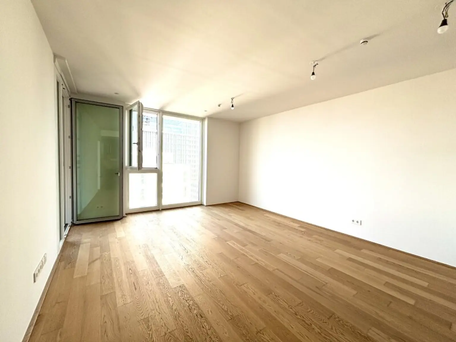 U1 KAGRAN I Moderne Wohnung mit Loggia I Rooftop POOL I FITNESSRAUM I SAUNA