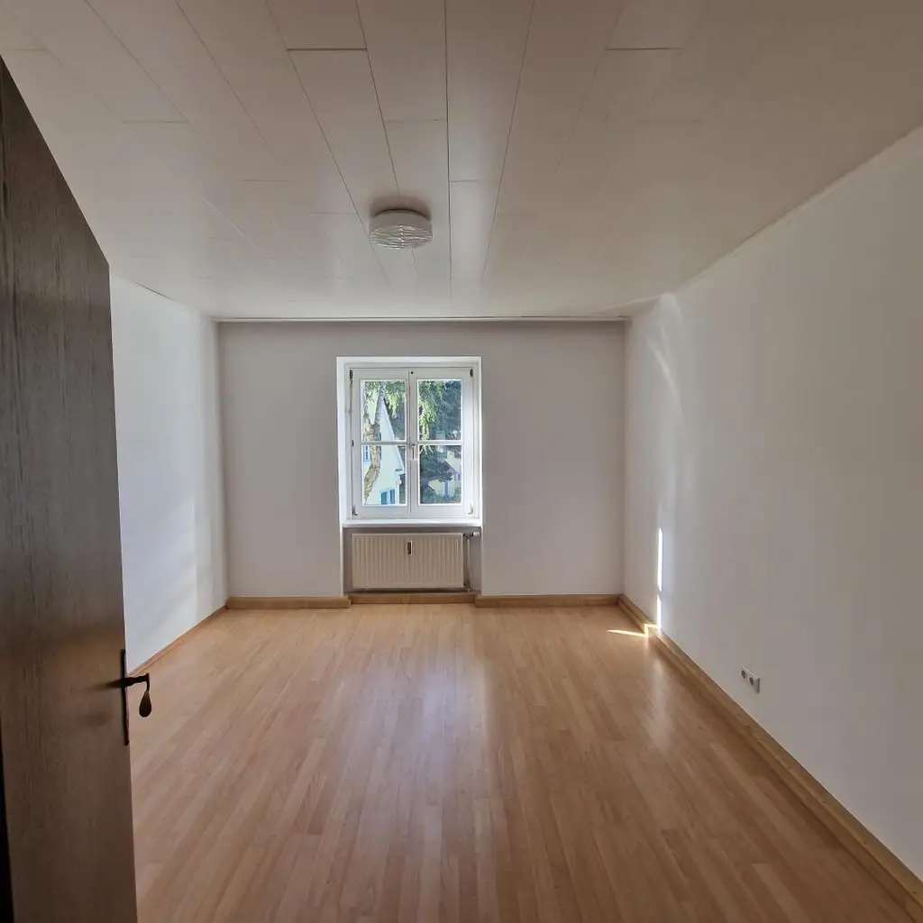 4-Zimmer-Wohnung im 1. Stock! Gartenmitbenützung! 1 Monat mietzinsfrei!