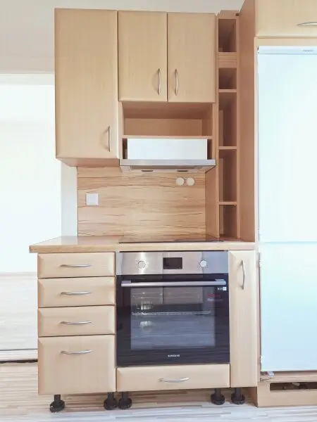 Sanierte  4 Zimmer Wohnung im Haus mit einem großen Garten