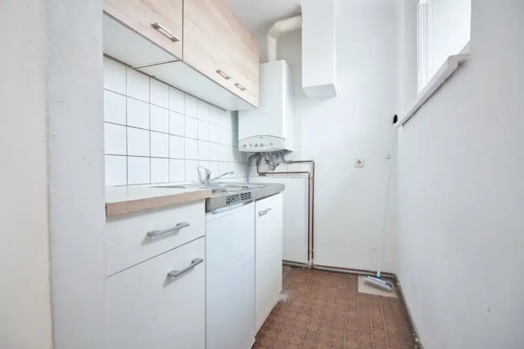 Toll geschnittene, helle 2-Zimmer-Wohnung mit viel Potential | riesige Terrasse | separierte Küche