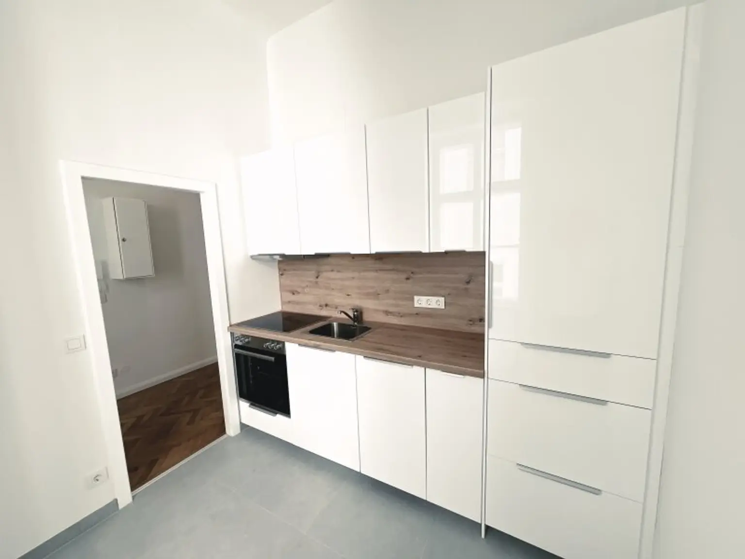 Wohnung in Wiener Bestlage | Frisch Saniert - in Erstbezugszustand! | Völlige Ruhelage im Innenhof