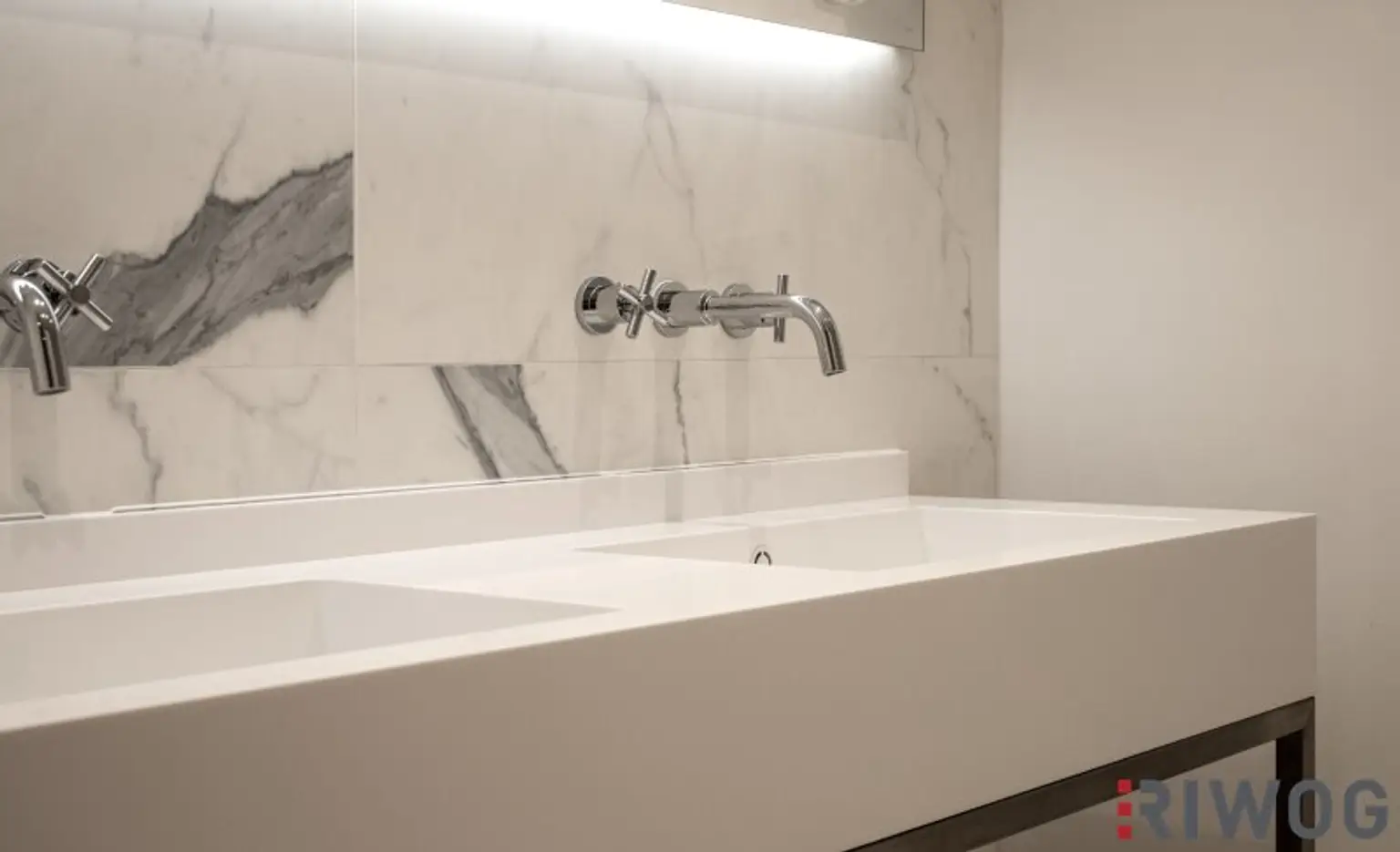 LUXUS-ALTBAUWOHNUNG am Börseplatz 1, 1010 Wien