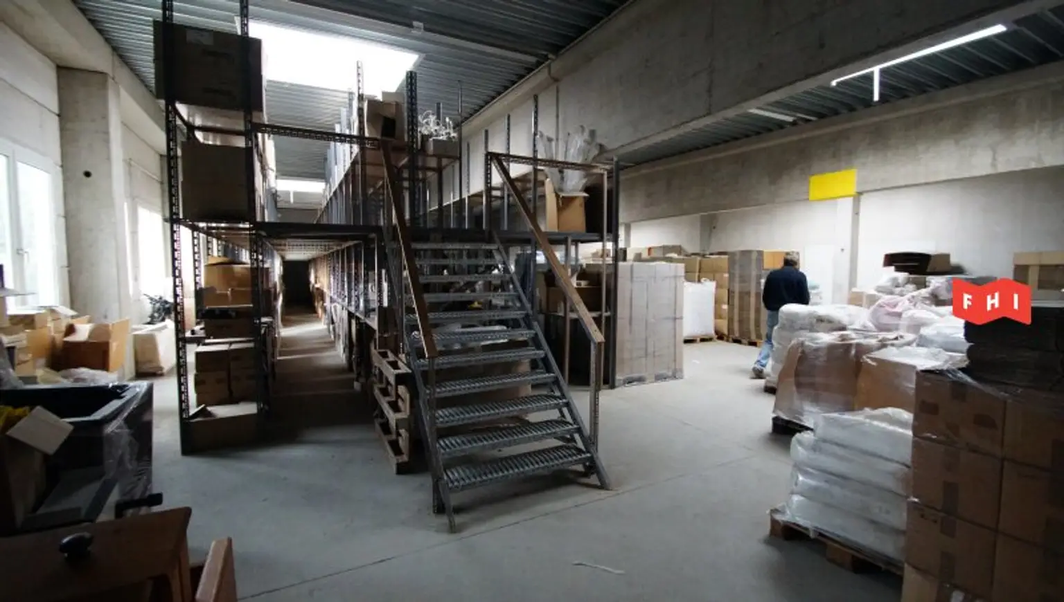 Logistikfläche***2 Hallen***30 Stellplätze***Ausbaupotential***
