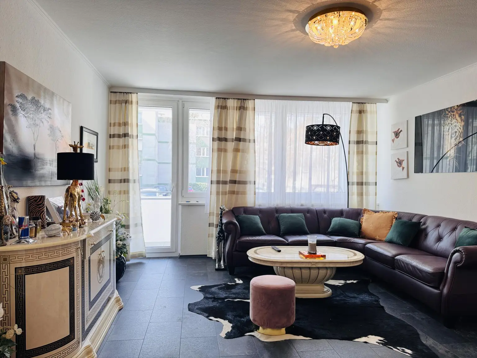 Wohnzimmer Blick Richtung Balkon