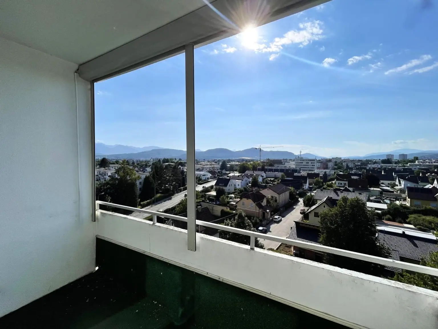 Renovierungsbedürftige Wohnung mit Loggia in Waidmannsdorf