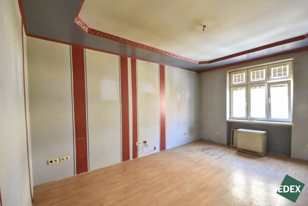 Altbauwohnung mit 2 Zimmern & Sanierungsbedarf – perfekt für kreative Eigennutzer