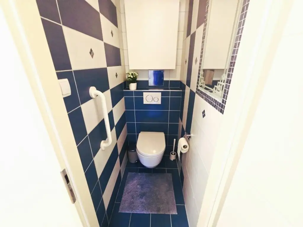 TOP LAGE - Koffer packen und einziehen! - hochwertig ausgestattete, moderne 3-Zimmer Wohnung mit verglaster Loggia - WIE ERSTBEZUG!