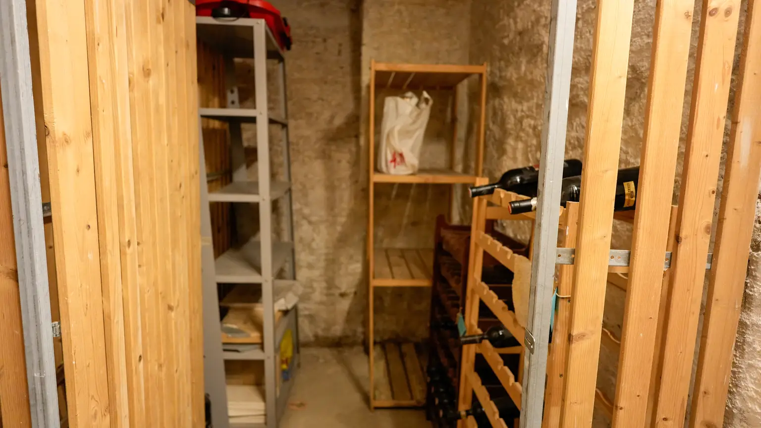Sehr helle Maisonette-Wohnung mit Terrasse & Garten in zentraler Lage von Korneuburg – Wohnen im generalsanierten Backsteinbau
