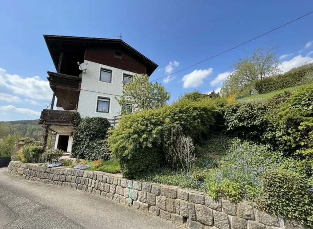 Zweifamilienhaus nahe Linz mit Blick Richtung Schloss Steyregg