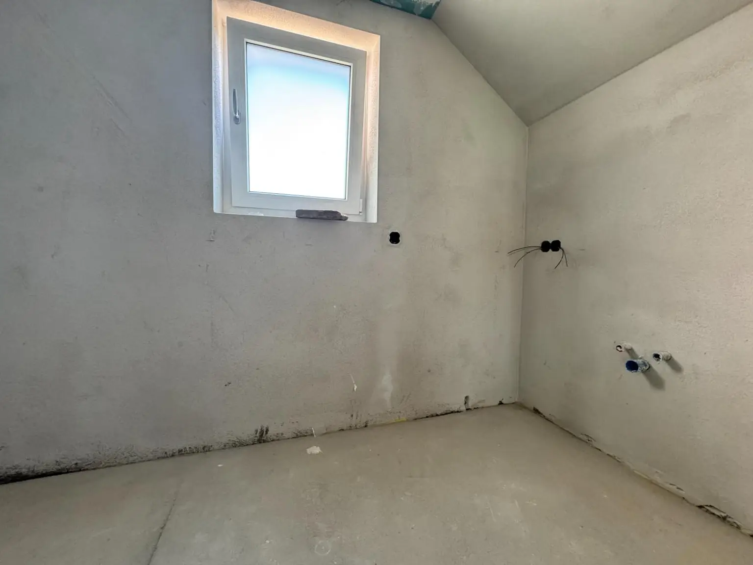 Renoviert, belagsfertig & bereit für Ihre Ideen! Einfamilienhaus mit Garten, Sonnenterrasse und Doppelgarage in Timelkam - BIETERVERFAHREN