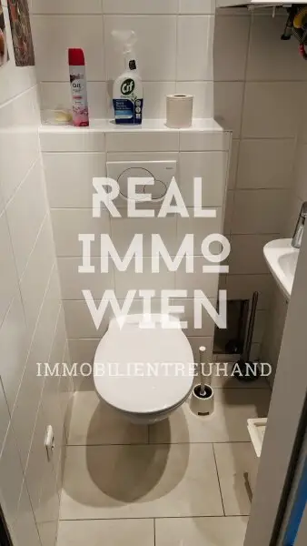 Hervorragende Anlage 5 Zimmer WG mit Stil im Gründerzeithaus