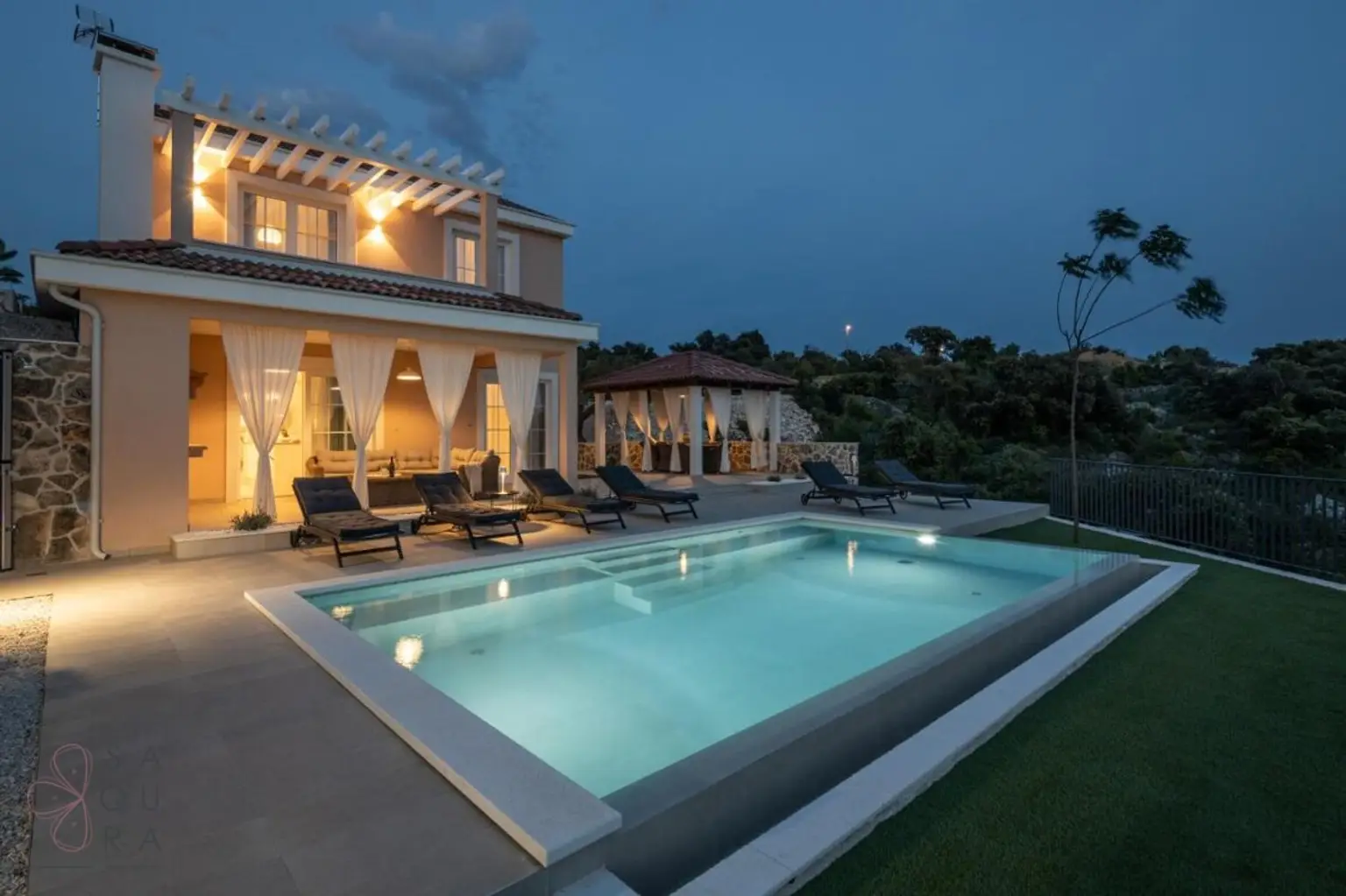 Stunning Home Razanj – Ihr mediterraner Rückzugsort mit Renditepotenzial