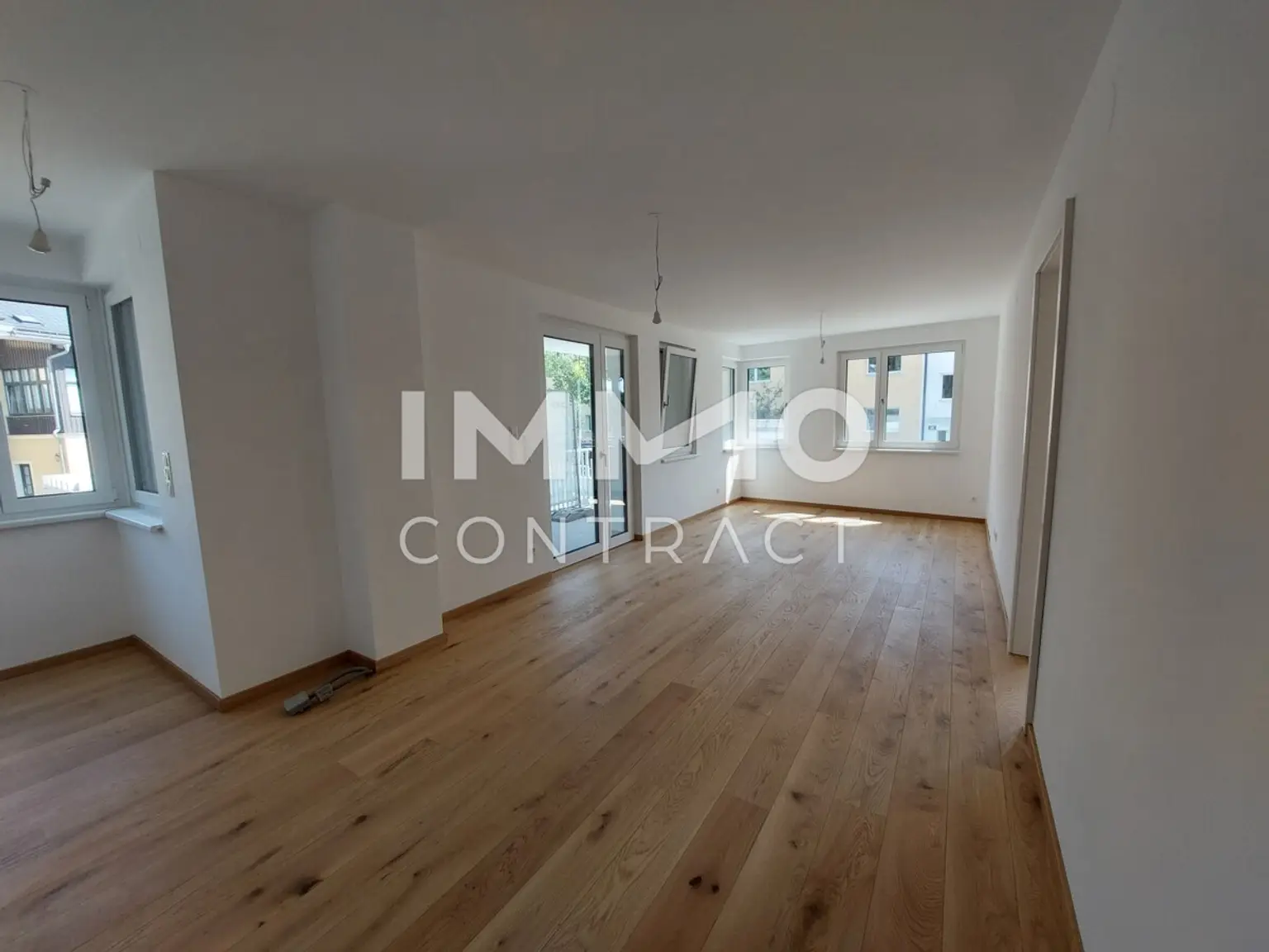 Provisionsfrei! 4 Zimmer + 2 Bäder und ein toller Balkon!