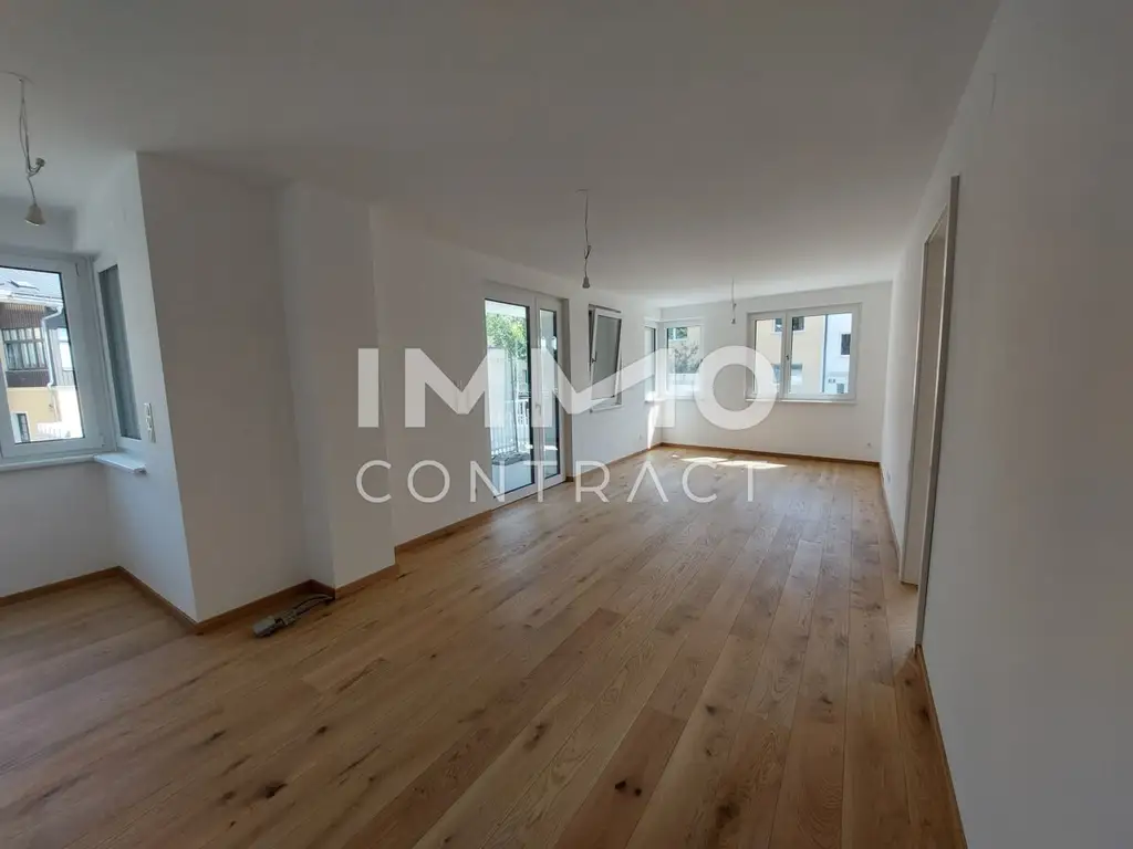 Provisionsfrei! 4 Zimmer + 2 Bäder und ein toller Balkon!