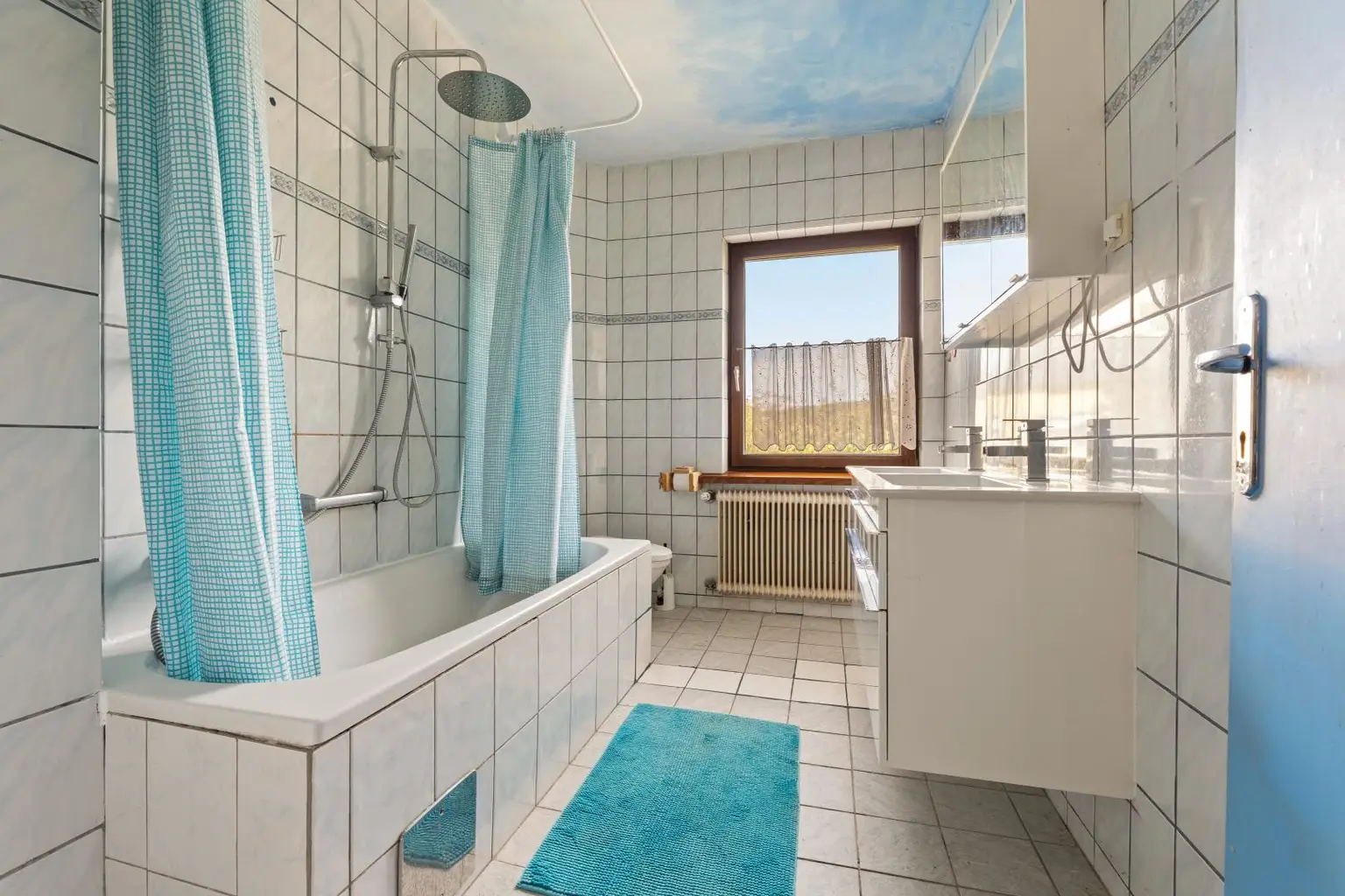 Renovierungsbedürftiges Haus mit großem Garten in Waidmannsdorf