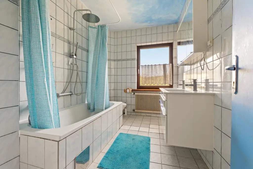 Renovierungsbedürftiges Haus mit großem Garten in Waidmannsdorf