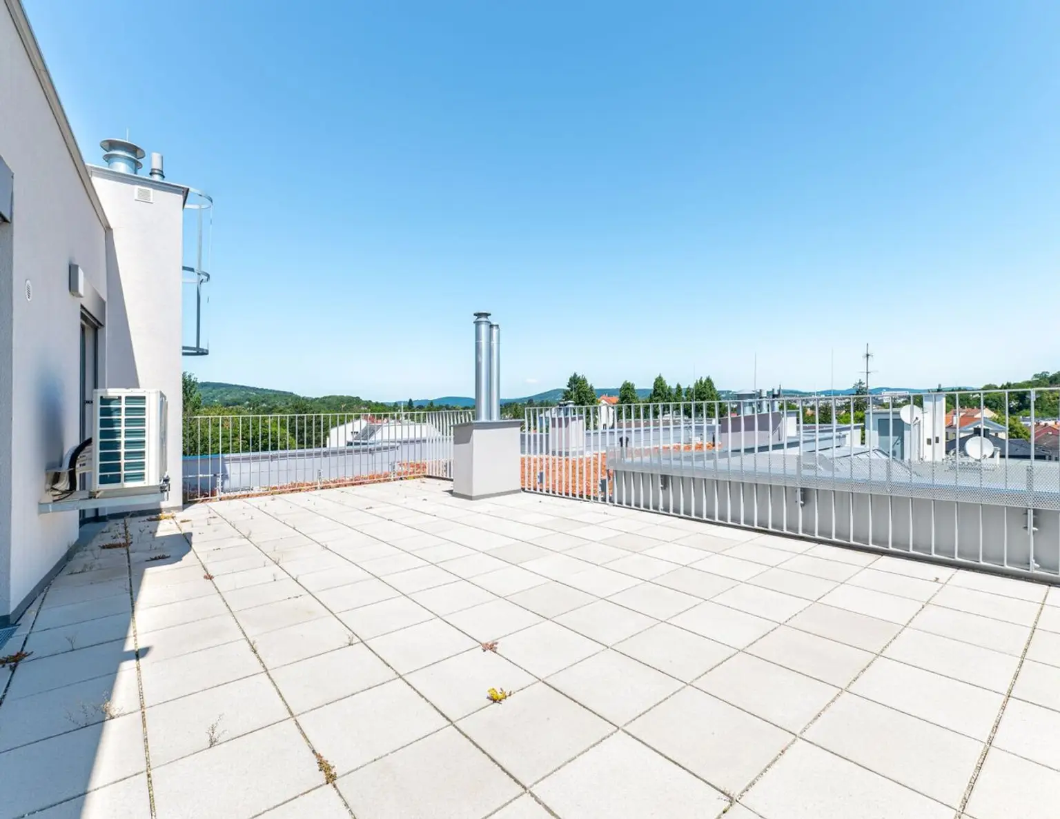 Erstbezug ab Oktober! Grandiose 4-Zimmer-Terrassenwohnung inkl. Parkplatz in Hietzing zu vermieten!