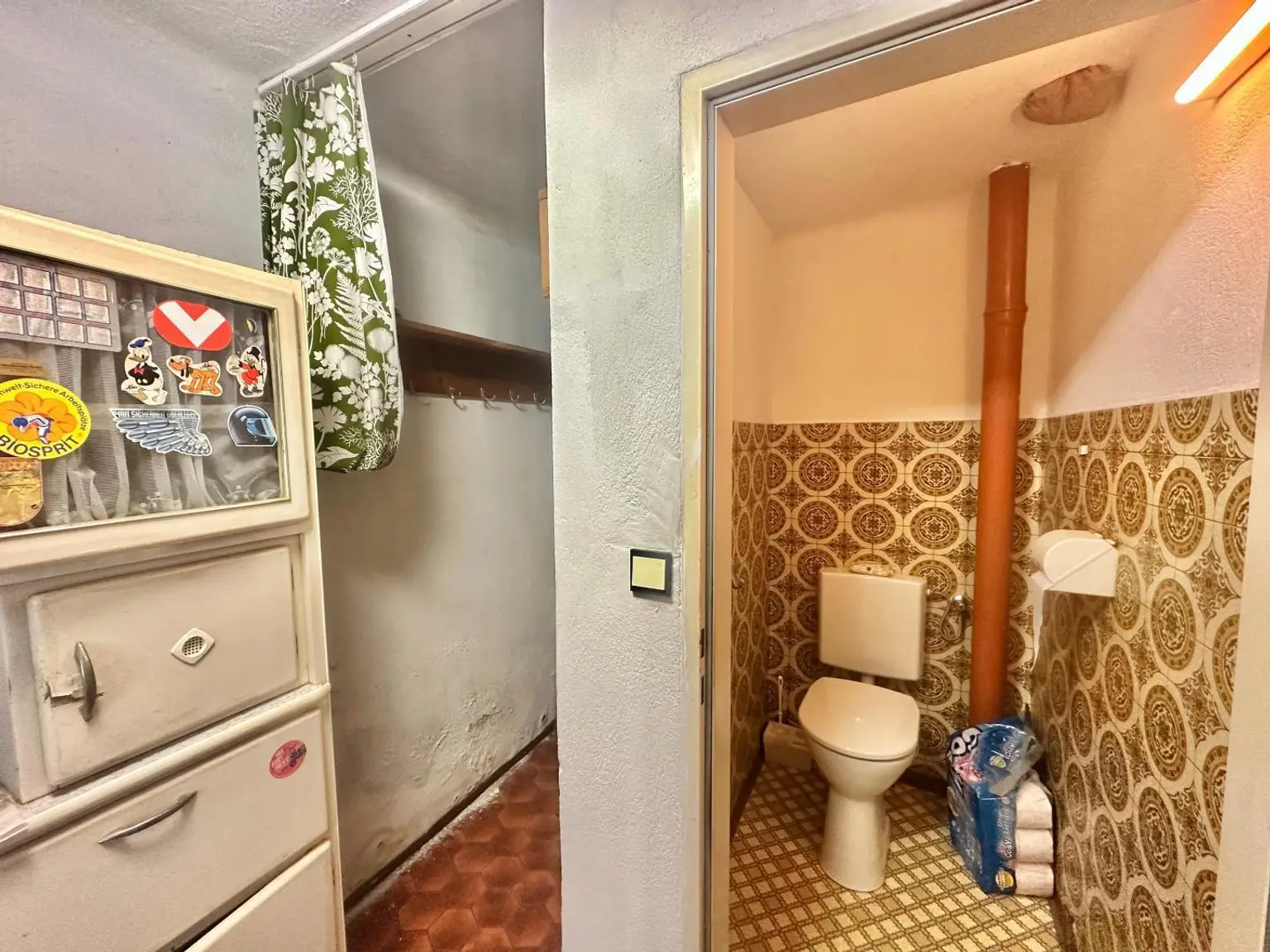 Abstellraum und WC
