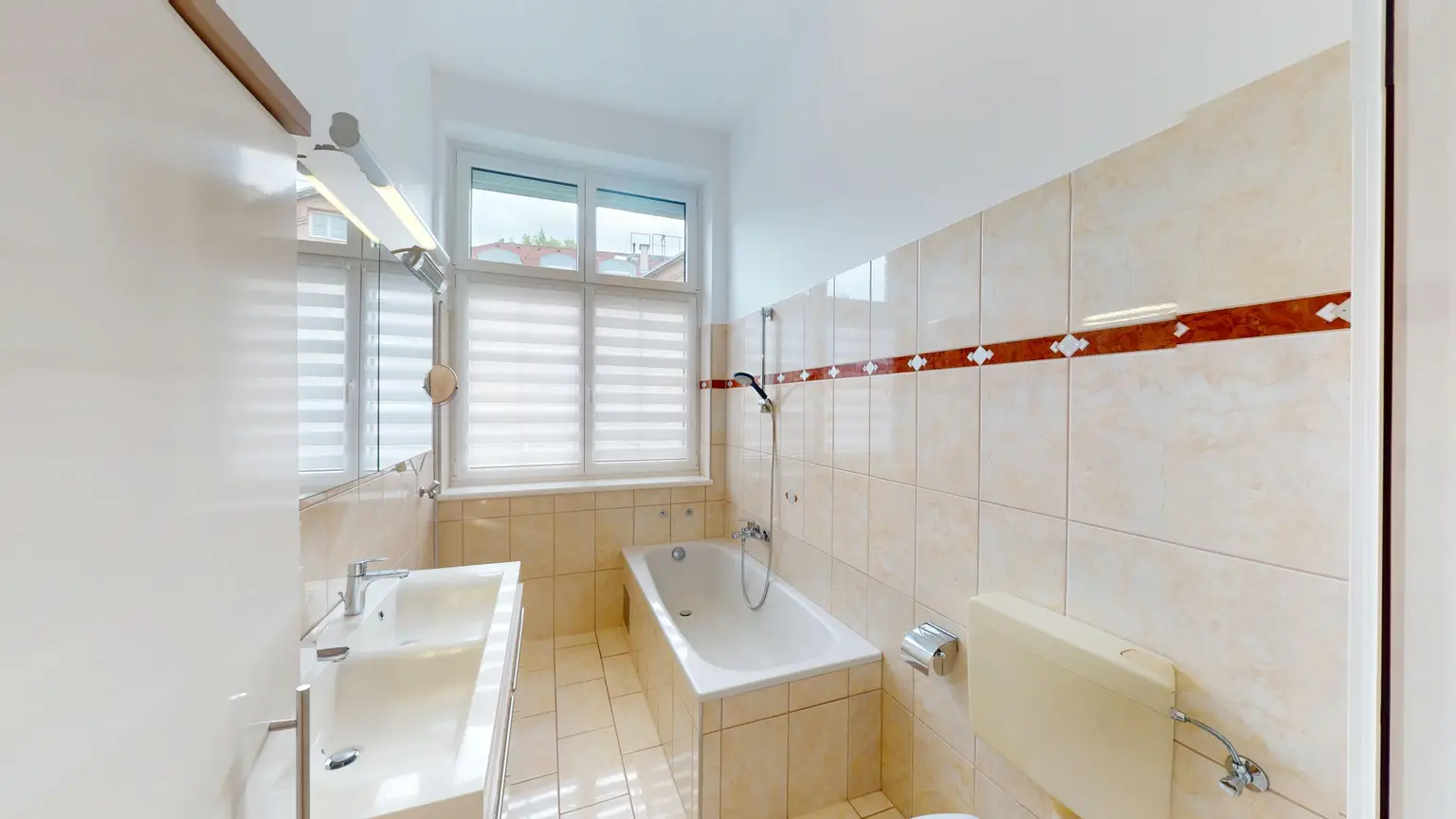 Sehr helle Maisonette-Wohnung mit Terrasse & Garten in zentraler Lage von Korneuburg – Wohnen im generalsanierten Backsteinbau