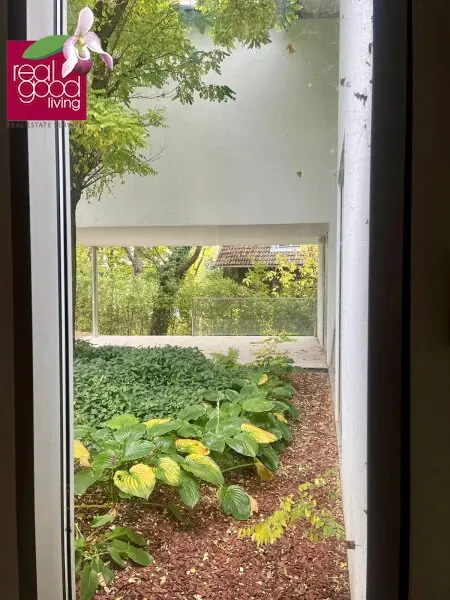 Wohngenuss mit Traumfernblick: Teilmöblierte Traumvilla mit Outdoorpool, Garten, Sauna, Jacuzzi Indoor, Tischtennistisch, etc.